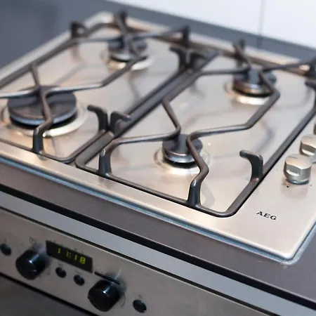 Independent Basement Apartamento