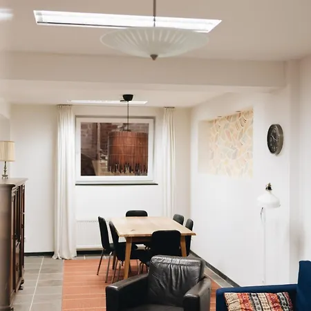 Independent Basement Appartamento *