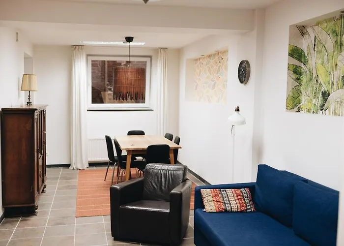 Independent Basement Apartamento