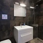 Independent Basement 奈梅亨